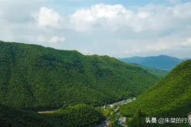 曾经红极一时的《卧虎藏龙》，飞驰打斗的经典画面，就在这片竹海图片