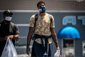 全心出发！洛杉矶快船前往NBA复赛地点图片