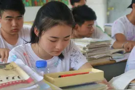 高一考试成绩不理想怎么办？老师直言，只看成绩和排名就输了图片