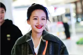 孙怡又任性了！紧的裤子非要配这么松的衣，效果却是好到爆了图片