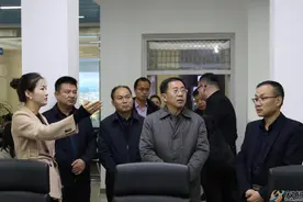 甘肃日报社社长王光庆来庆城县融媒体中心开展调研活动图片