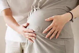女人最晚多少岁还能生育孩子？希望你没超龄图片
