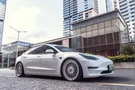 VIP风格 特斯拉Model 3升级INSPEED刹车套件图片