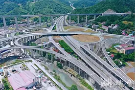 保神高速通车！十堰人到神农架旅游更方便啦图片