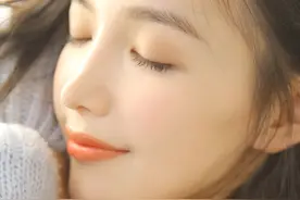 闭上眼，你依然如此清晰，像我们昨天才分别一样图片