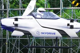 日本空中飞车SkyDrive试飞画面曝光！ 2023年就能打「飞的」了！图片
