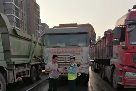 坚守在最艰苦的岗位上记郑州市公安局交警支队高架大队民警杨胜图片