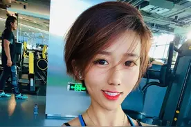 身高180健身女神，大长腿马甲线搭配蜜桃臀，火辣身材让人惊艳图片