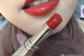 经常涂口红会有两大好处，四大坏处，女性朋友们，建议了解下图片
