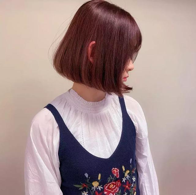 大脸适合什么发型短发图片女,9款适合脸大脸圆女生的发型,时尚减龄又