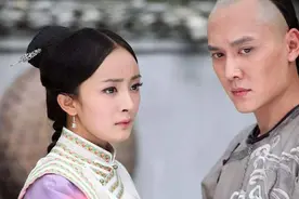 冯绍峰婚后驼背发福头发花白，颜值直线下降，赵丽颖嫁给他亏了图片