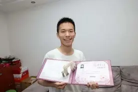 江苏双胞胎学霸“火了”，哥哥北大弟弟清华，分数曝光引争议图片