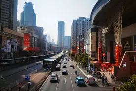 实拍广州闹市中这个“城中村”，春节会变“空村”吗？图片