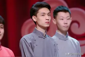 老秦节目后提起单亲妈妈，平日不敢聊工作，将郭德纲比作父亲图片