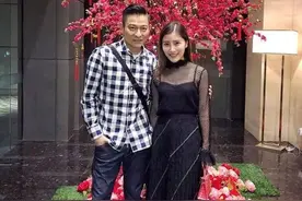 刘德华小姨子炫富上瘾？爱晒家中整墙名牌包，全身名牌堆砌太高调图片