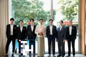 王彦霖结婚，伴郎没有黄子韬，黄子韬看直播哭了要做孩子干爹图片