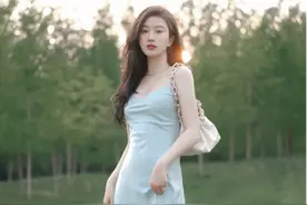 这才是迷人的吊带裙！瞧她“一衣多穿”不仅清凉舒适，还时髦出众图片