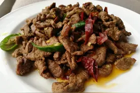 学会这样做鲜椒炒牛肉，爽口美味超好吃，吃一口就让你喜欢上它图片