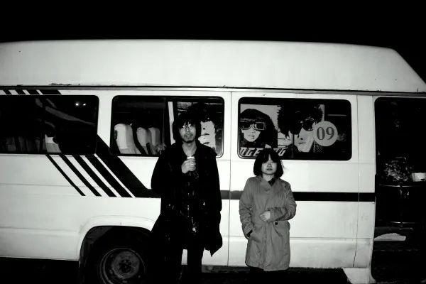 创作了一批新歌,很多时候我们排练得好好的,赵子健突然就"你吃饭了