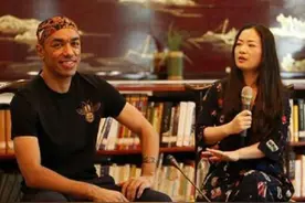 河南美女不顾反对嫁黑人，结婚18年后发现，丈夫是奥巴马的亲弟图片