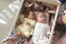 同天出生的两个宝宝，一个喝母乳，一个喂奶粉，3个月后差距明显图片