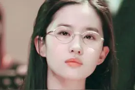 "玉女"变"欲女"的刘亦菲，身为美籍华人，配演中国英雄花木兰吗？图片