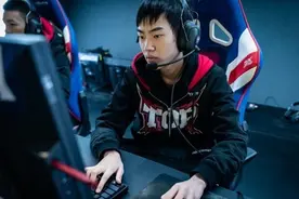 LOL：左手这么放的玩家水平低？吃瓜群众：谁没事把食指放R上图片