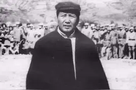 静如庭前云卷云舒，动如晴天霹雳雷鸣，这就是毛主席的诗！图片