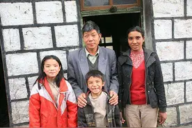 在中国住了200年的白人族裔，一直到2003年才获得中国国籍图片