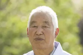 年近80重返一线的商洛肛肠外科领军人——记商洛市中医医院副主任医师王思哲图片