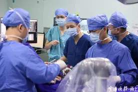 宁波首台骨科机器人来了！今天在第六医院正式“开工”图片