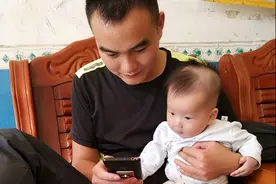 爸爸临时带娃一天，“爱心小发明”获妈妈点赞，网友：别人家老公图片