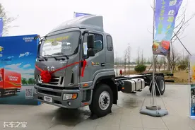 6米8载货车市场将大洗牌？新锐德沃斯PK解放J6L谁会赢图片