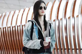 奚梦瑶外套里只穿一件蕾丝内衣，也敢拉链半开，网友：超模真敢穿图片