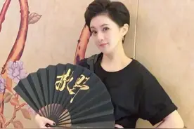 “婉君”金铭，9岁爆火，18岁上北大，41岁仍单身，她经历了啥？图片