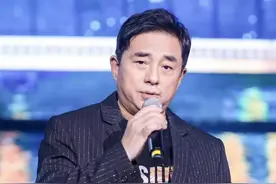 著名歌星吕方：情途坎坷，沉寂落魄过，56岁才结婚做爸爸图片