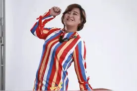 贾玲“多肉”身材大反转，穿开叉旗袍，丰润俏丽还能秀出曲线图片