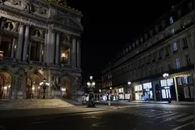 “夜巴黎”？宵禁之下，不存在图片