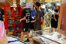 张柏芝终于熬出头，谢振轩个子比妈妈高，和谢振南出门有家长范图片