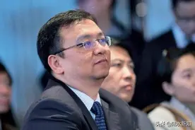 他拿250万给表弟创业，表弟成中国首富后，给他200亿作为回报图片