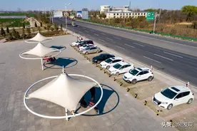 河南省独一无二的高速入口外侧服务区虽小，但可停车、解手、加油图片