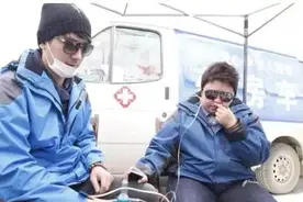 那个愿意倾家荡产也要回馈社会的韩红，你要好好的图片