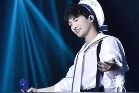 精选可作为壁纸的周深美图，生米们一定要收藏起来呀图片