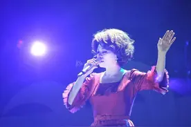 《你的眼神》像一阵细雨洒落我心底图片