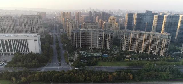 土拍暂停、SKP规划公示、冻资时间延长…一大波楼市消息接踵而来