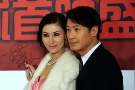 就在23年前，一向温文尔雅的黎明，为何为了李嘉欣两度失态？图片