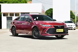 丰田亚洲龙实测：配2.5L发动机，驾驶柔和，顶配24.48万图片