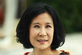 歌手苏小明：当红时期改国籍，酒后失言遭质疑，今如何？图片