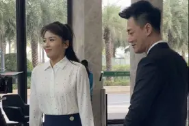 刘涛腰伤发作痛得缩成一团，反季节拍戏太坑人，对搭档满脸的嫌弃图片