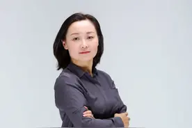 公开声明道歉，错把吴威律师，当做澳籍“跑步女”梁某妍图片
